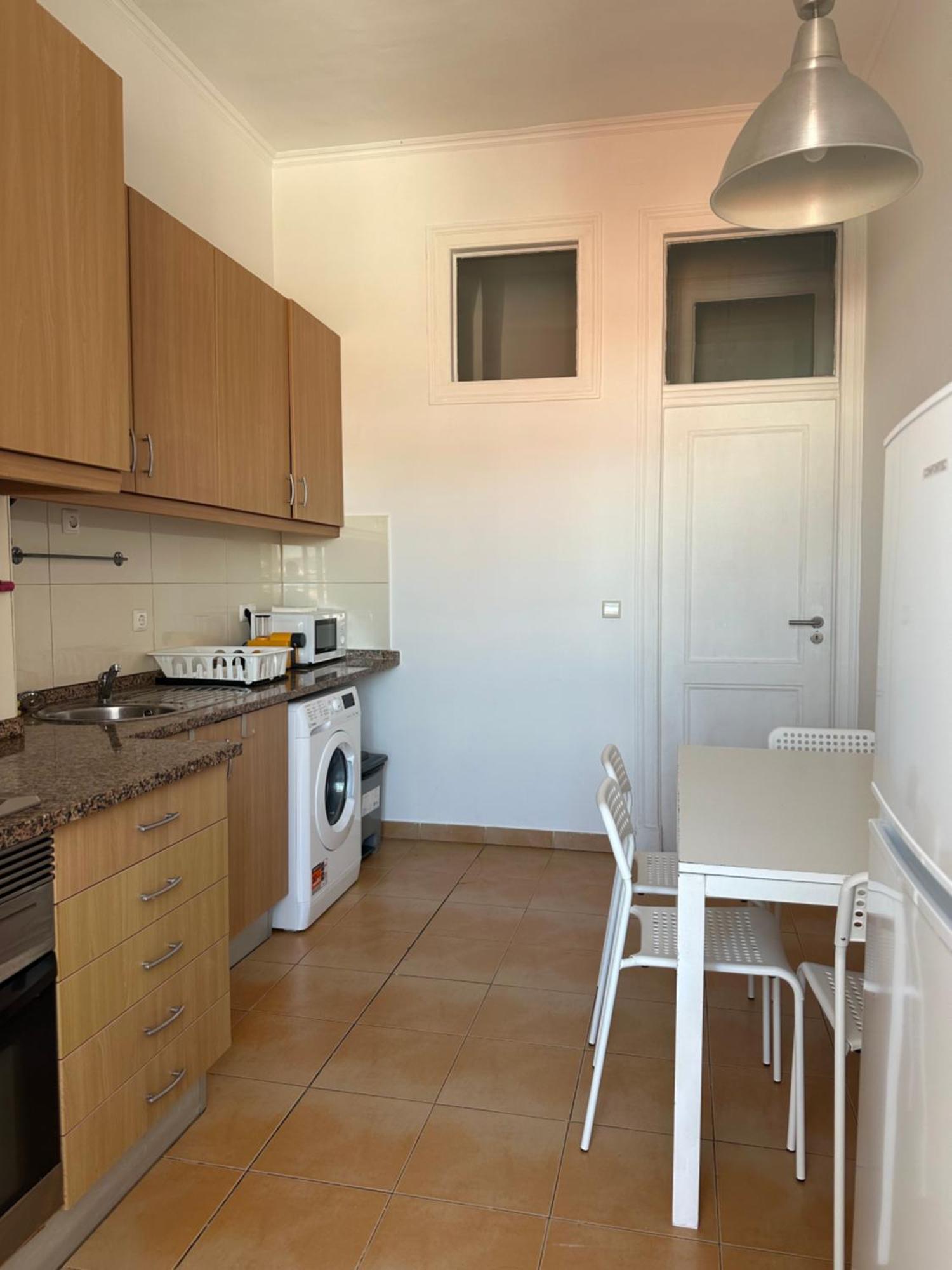 Garden Campo De Ourique Guest House - Hostel Lisbona Esterno foto