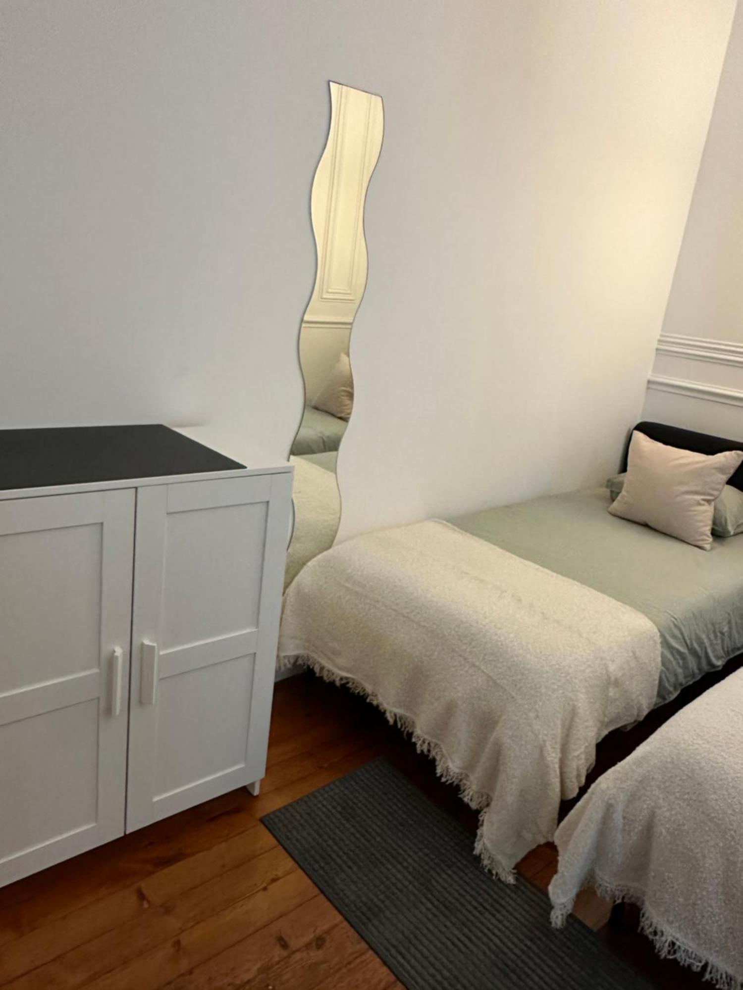 Garden Campo De Ourique Guest House - Hostel Lisbona Esterno foto