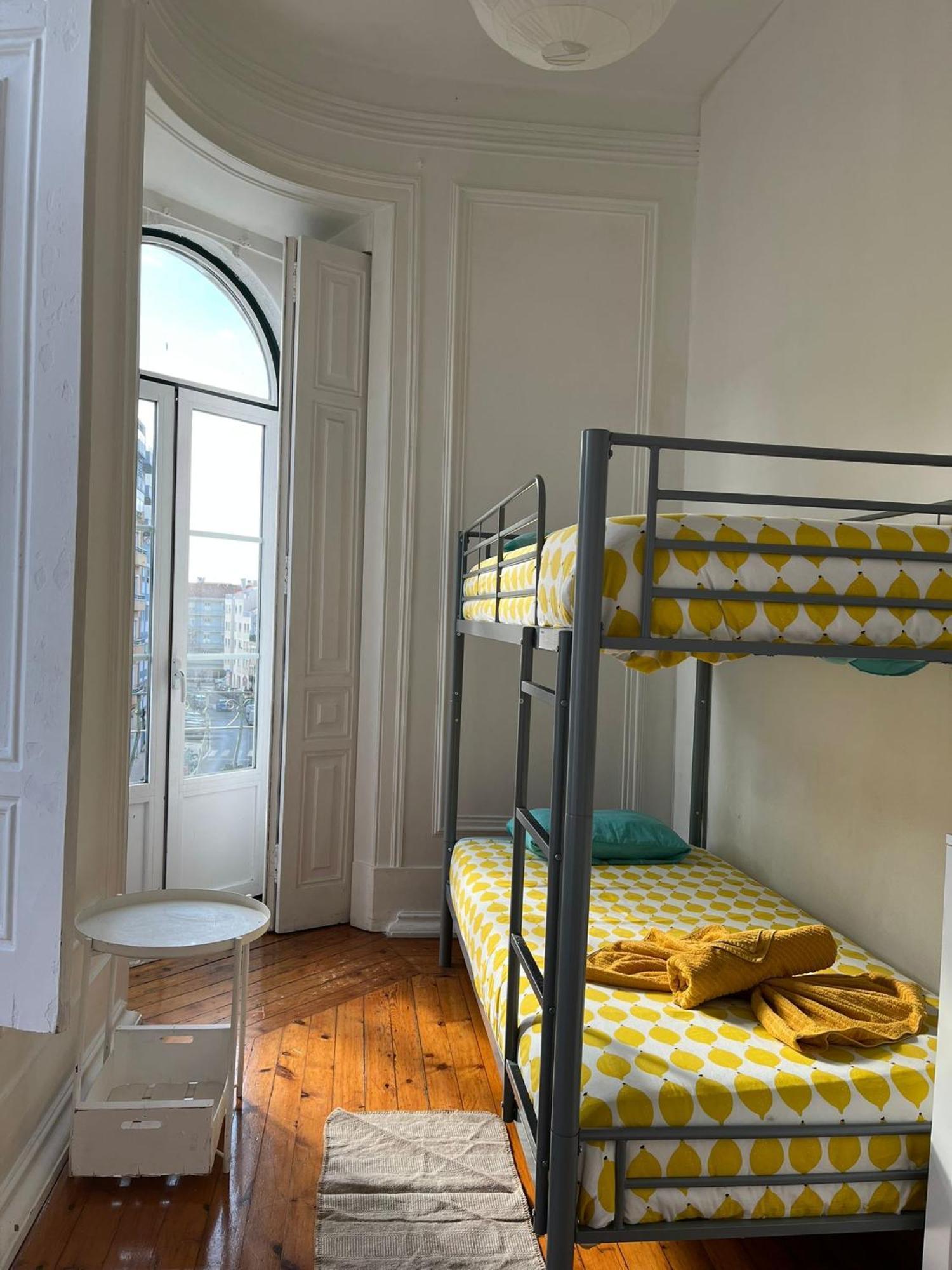 Garden Campo De Ourique Guest House - Hostel Lisbona Esterno foto